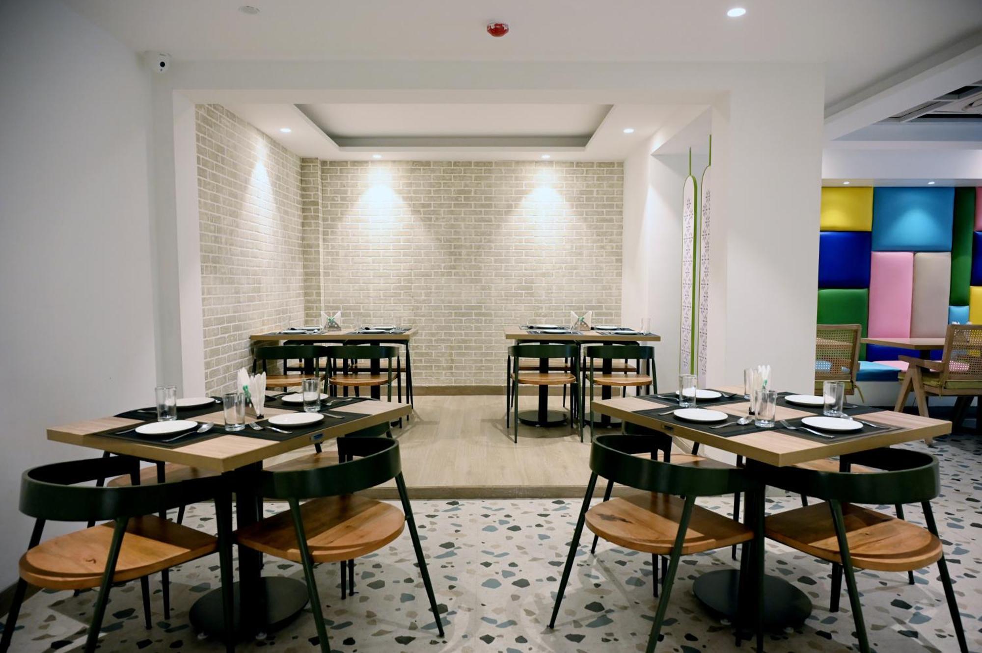 Hotel Le Roi Express Karol Bagh Delhi  Exterior foto